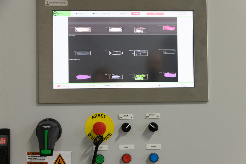 SpecimONE高光譜成像自動在線分選係統在垃圾分選的應用