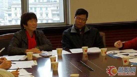 左起:黃開會(hui) 長、廣東(dong) 省質量技術監督局標準化處黃懷主任