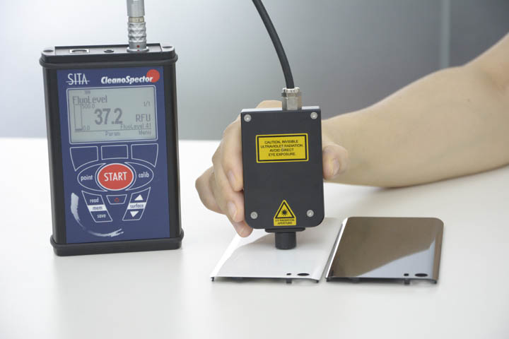 使用SITA清潔度儀(yi) 測手機殼表麵的清潔度