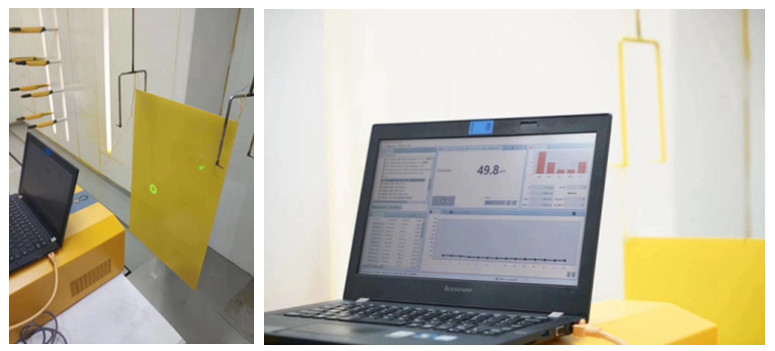 使用塗魔師在線測厚儀(yi) 非接觸無損測量噴塗後未固化的樣品,即時得出幹膜厚度