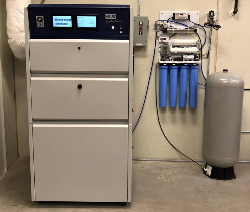 在氙燈老化試驗儀(yi) 對光降解塑料進行ASTM D5071測試